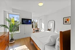The Adams | West Elm 5BR Townhouse in Bloomingdale - Image 5