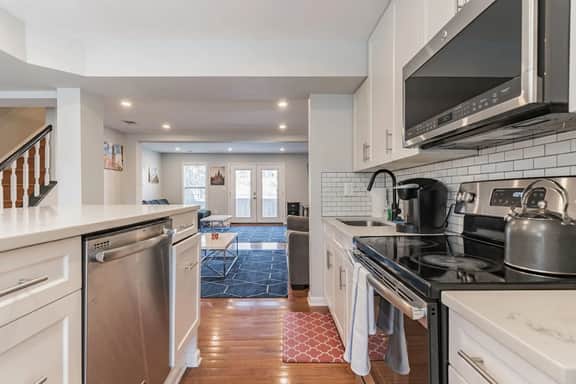 District Townhome | Two Free Parkings | Howard U - Image 2
